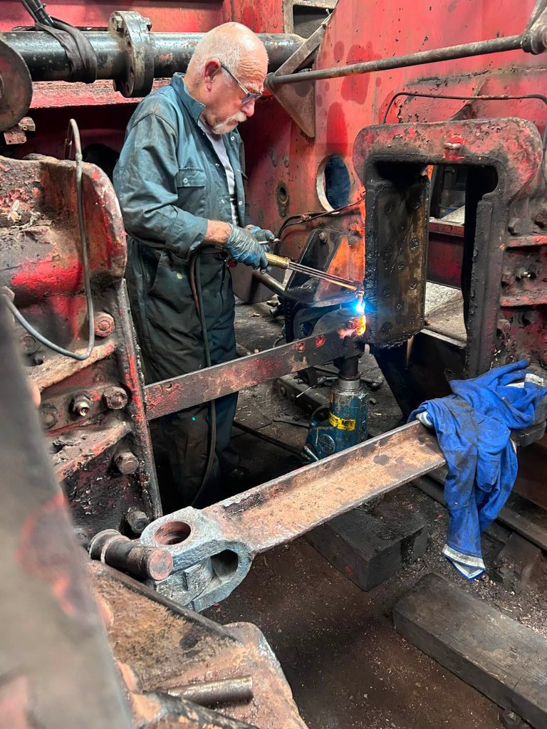 80064 restoration: WSRA Standard 4, 80064 Chassis Restoration Moves Forward
